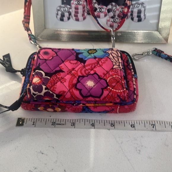 Vera Bradley crossbody bag/ wristlet w detachable straps - Picture 10 of 11